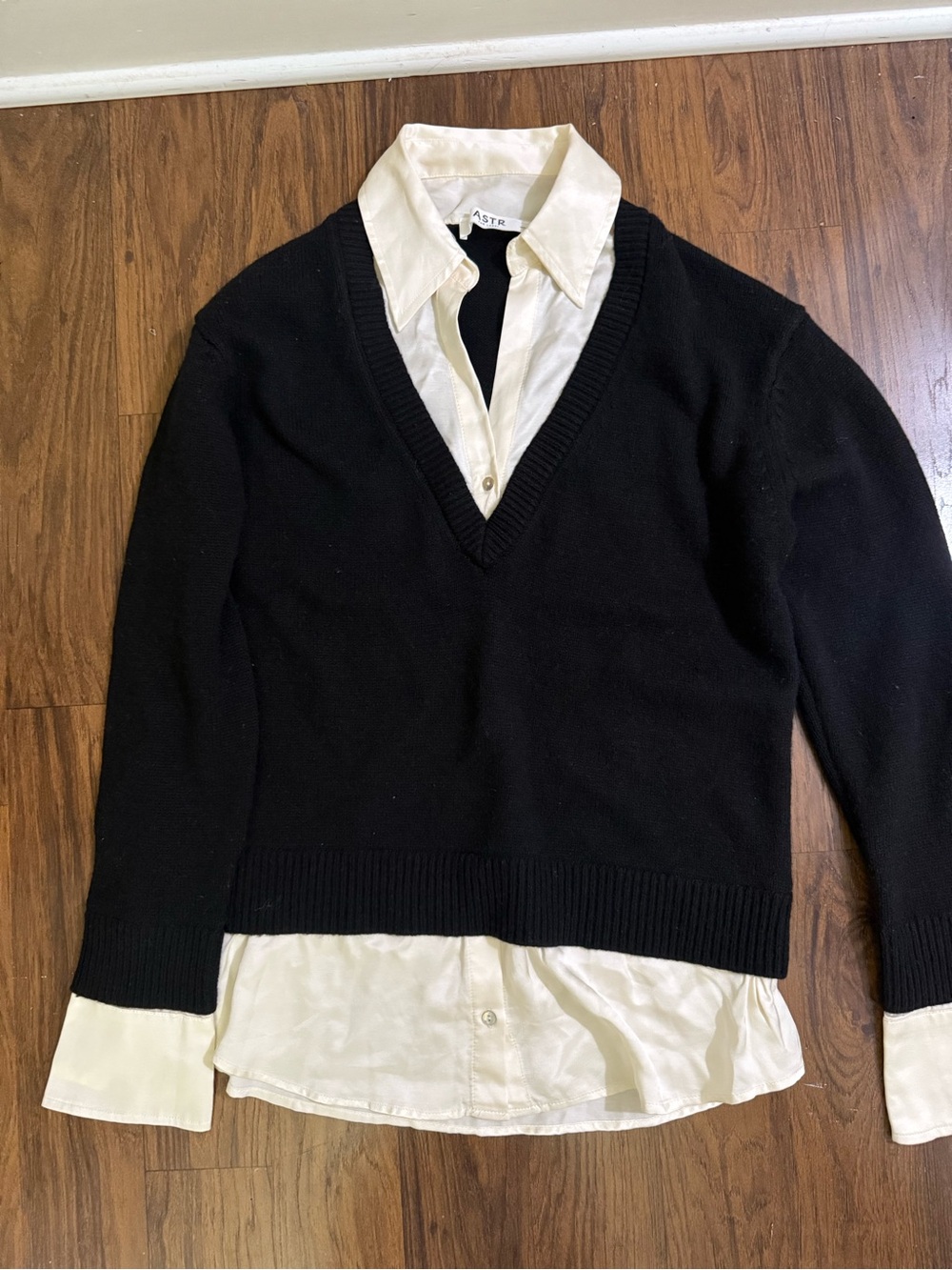ASTR THE LABEL Jianna Layered Sweater in Black Cream Size small